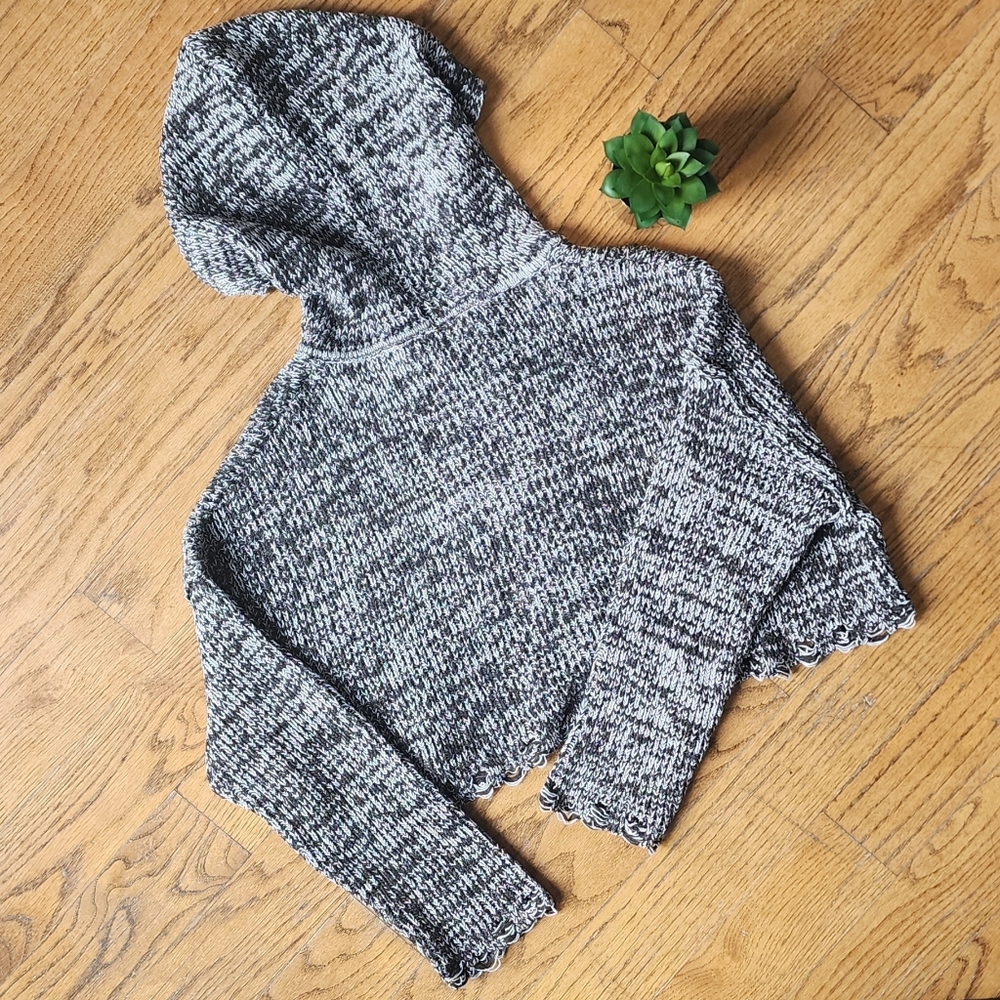 NWT Urban Outfitters Cropped Sweater - Picture 3 of 7
